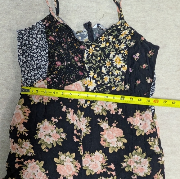 American Eagle Floral Patchwork Jumpsuit One Piece Jumper Flowy Resort Size XL - Picture 5 of 12